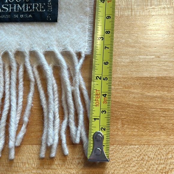 Men’s ivory cashmere neck scarf. Excellent worn condition. - Picture 5 of 5